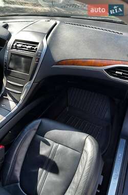Седан Lincoln MKZ 2014 в 