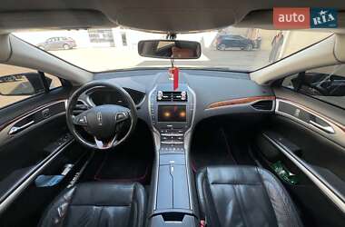 Седан Lincoln MKZ 2013 в 