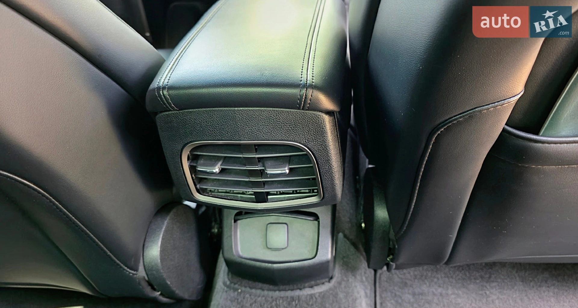 2019 Lincoln MKZ - мініатюра 18