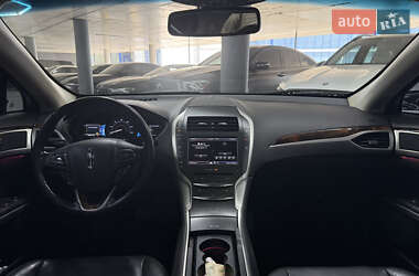 Седан Lincoln MKZ 2013 в 