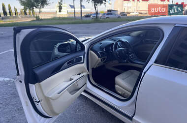 Седан Lincoln MKZ 2013 в 