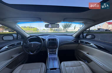 Седан Lincoln MKZ 2013 в 