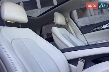 Седан Lincoln MKZ 2013 в 