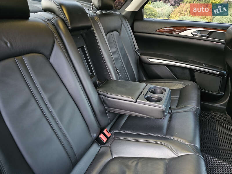 Седан Lincoln MKZ 2016 в Сарнах