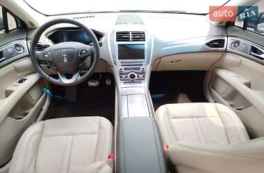 Седан Lincoln MKZ 2019 в 