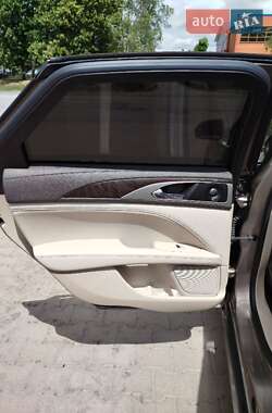 Седан Lincoln MKZ 2019 в 