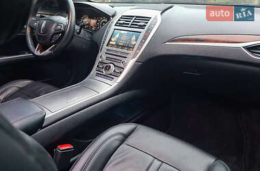 Седан Lincoln MKZ 2016 в 