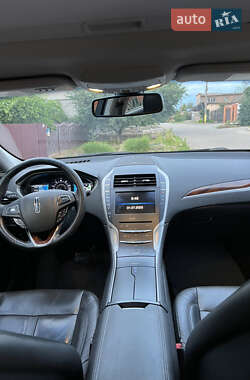 Седан Lincoln MKZ 2013 в 