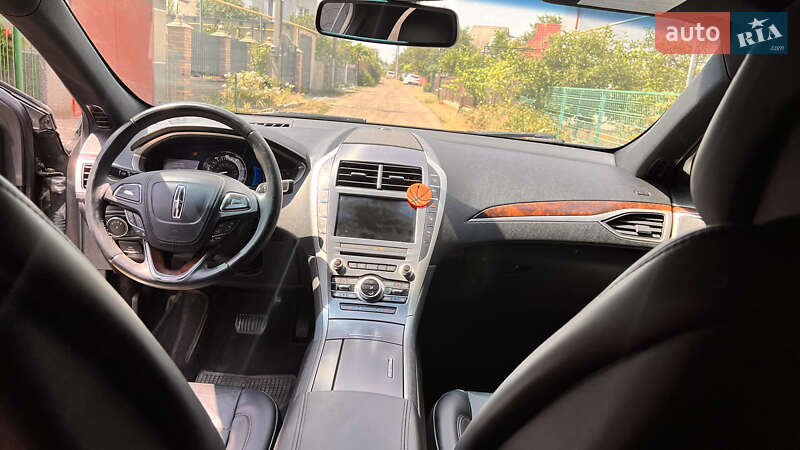 Седан Lincoln MKZ 2018 в Роздільній