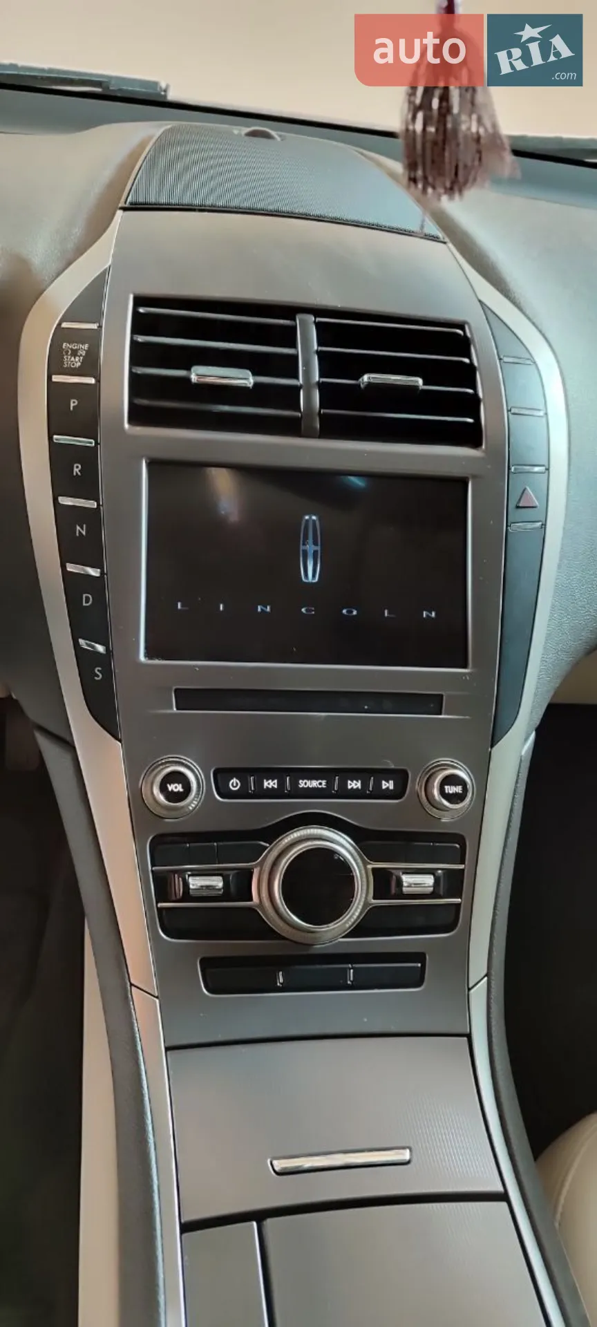 2020 Lincoln MKZ - мініатюра 18