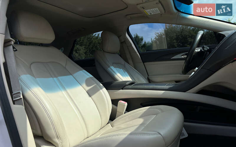 Седан Lincoln MKZ 2016 в Львове