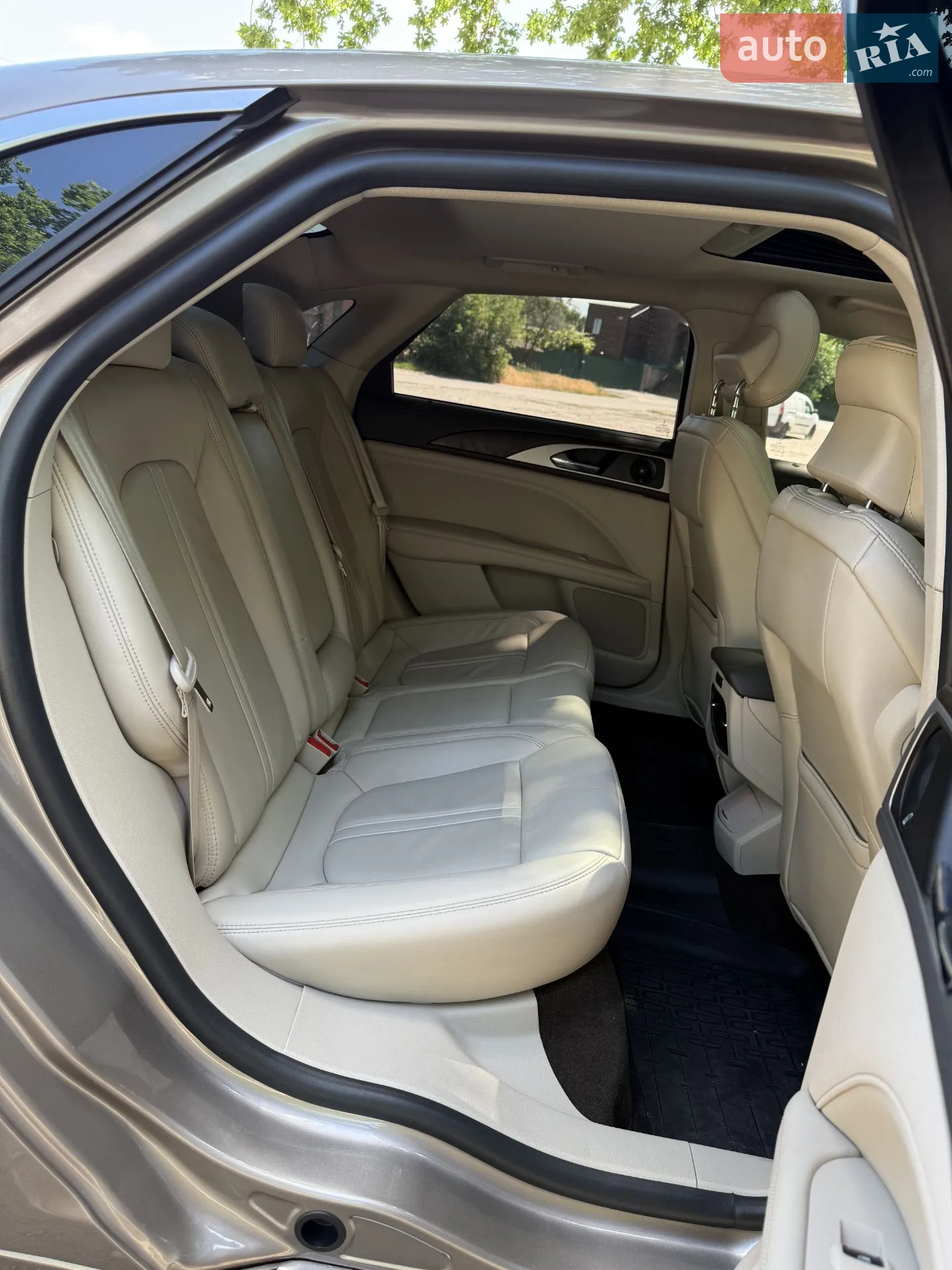 2019 Lincoln MKZ - мініатюра 25