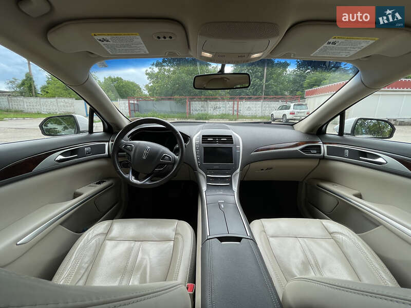 Седан Lincoln MKZ 2015 в Выгоде