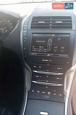 Седан Lincoln MKZ 2013 в 