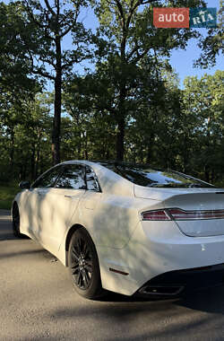 Седан Lincoln MKZ 2014 в 