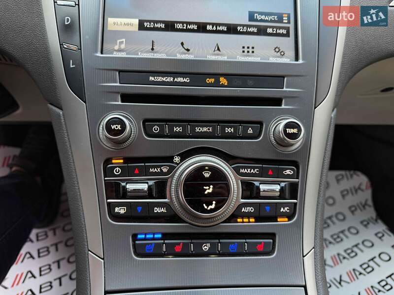 Седан Lincoln MKZ 2016 в Львові