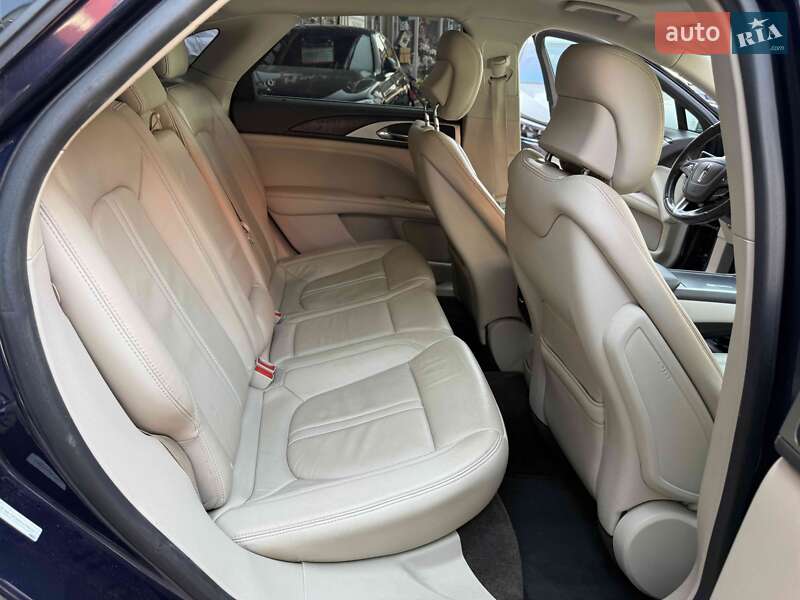 Седан Lincoln MKZ 2016 в Львові