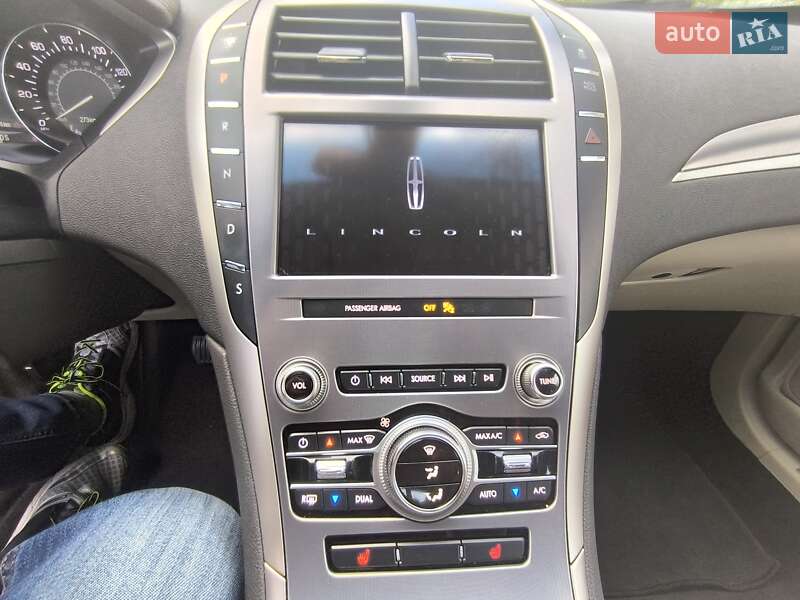 Седан Lincoln MKZ 2019 в Києві
