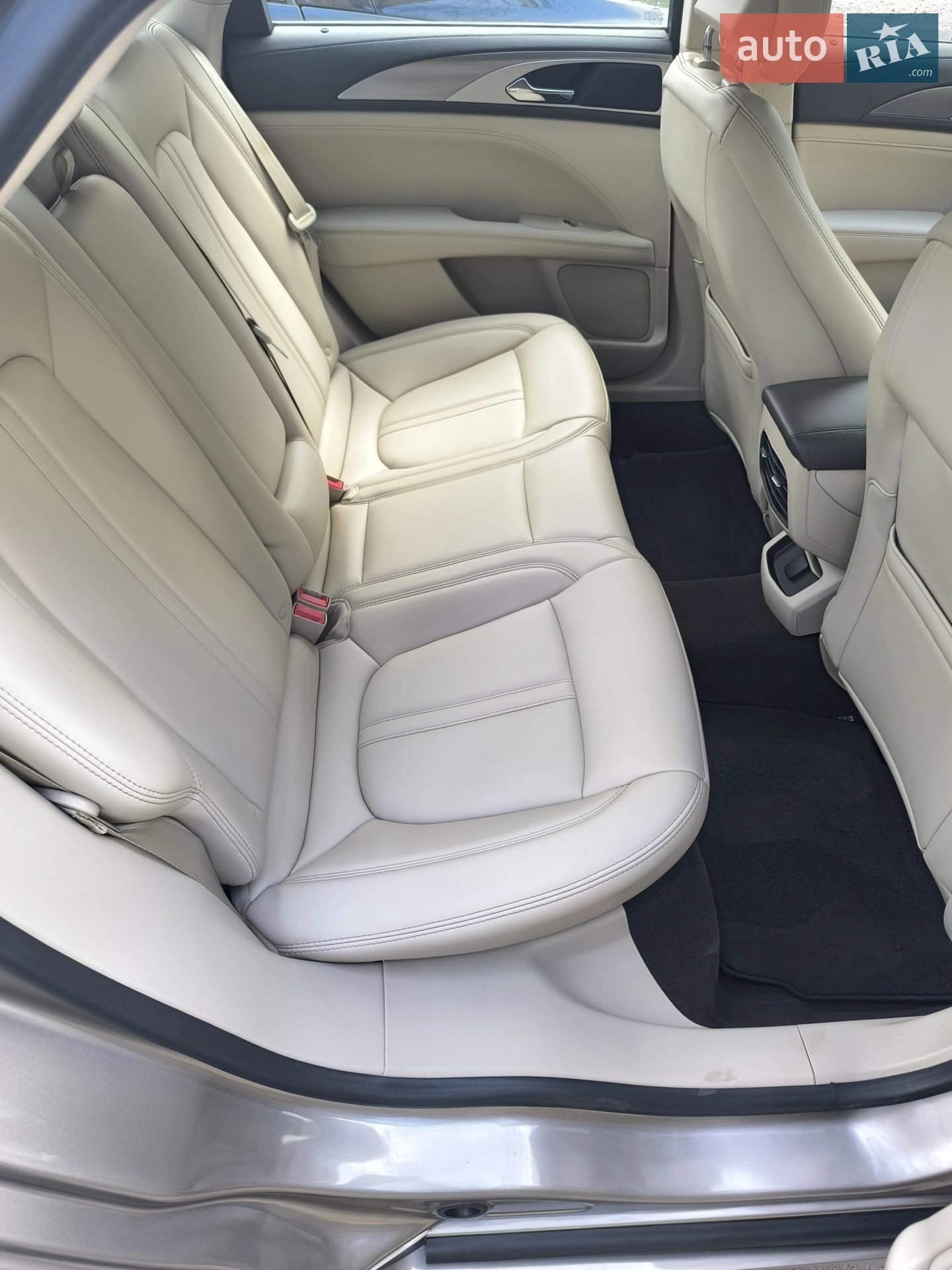 2019 Lincoln MKZ - мініатюра 24