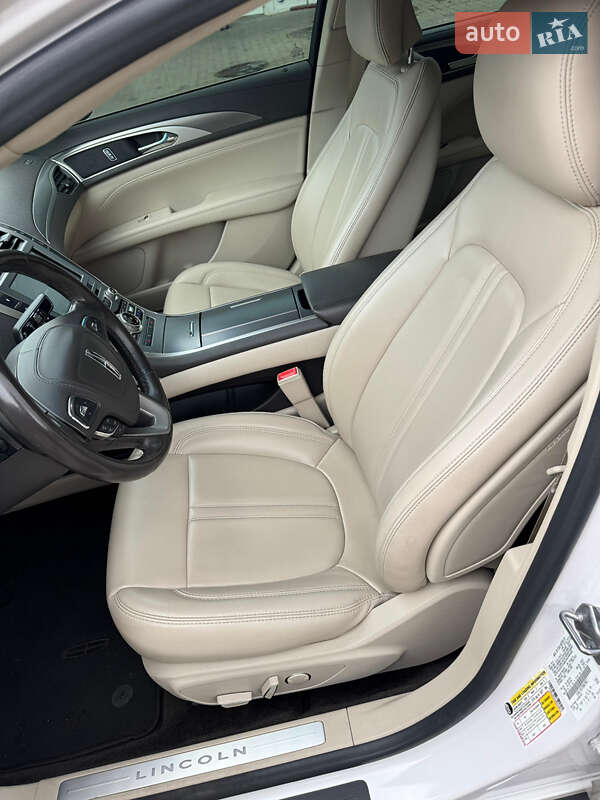Седан Lincoln MKZ 2016 в Луцке