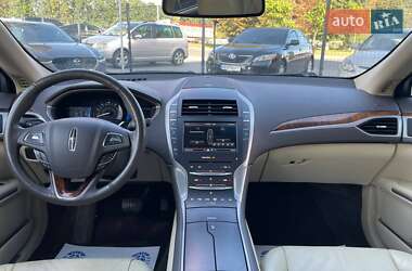 Седан Lincoln MKZ 2013 в 