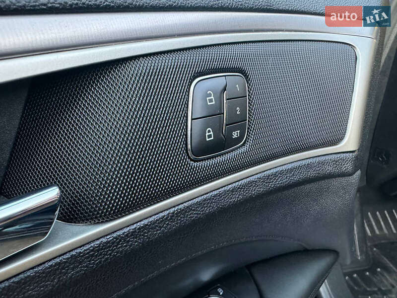 Седан Lincoln MKZ 2019 в Киеве