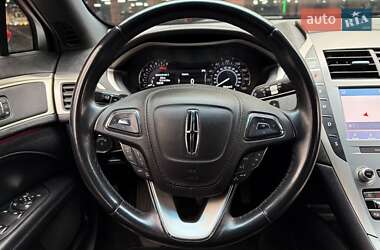 Седан Lincoln MKZ 2019 в 