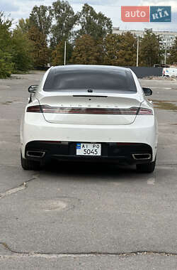 Седан Lincoln MKZ 2012 в 