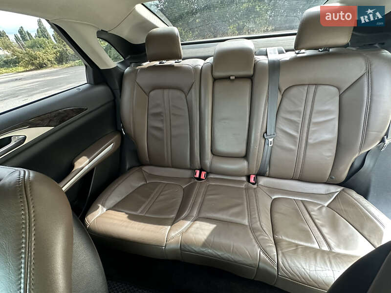 Седан Lincoln MKZ 2012 в Кременчуці