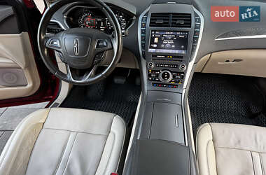 Седан Lincoln MKZ 2020 в 