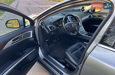 Седан Lincoln MKZ 2015 в 