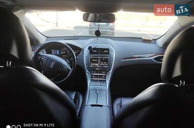 Седан Lincoln MKZ 2013 в 
