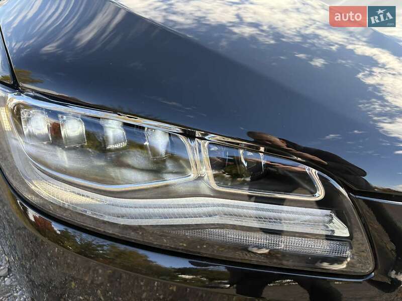 Седан Lincoln MKZ 2016 в Ужгороді