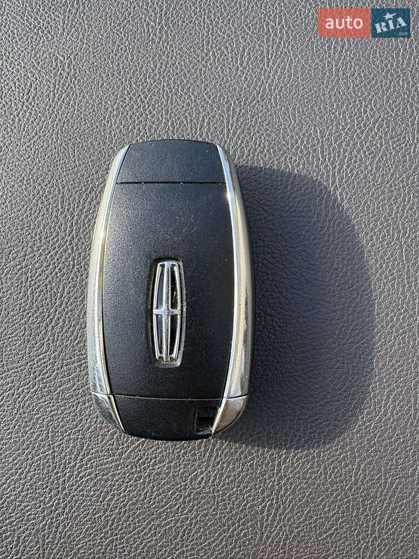 Седан Lincoln MKZ 2016 в Ужгороді