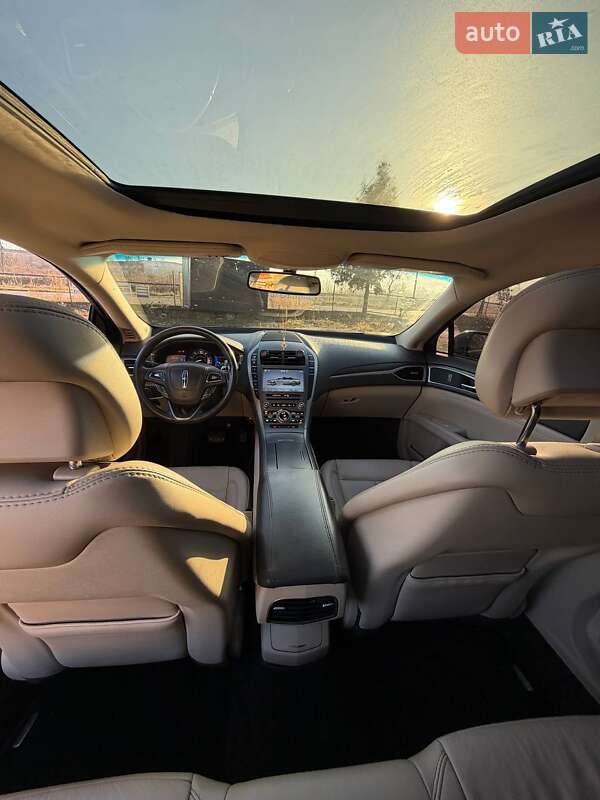 Седан Lincoln MKZ 2017 в Сокалі