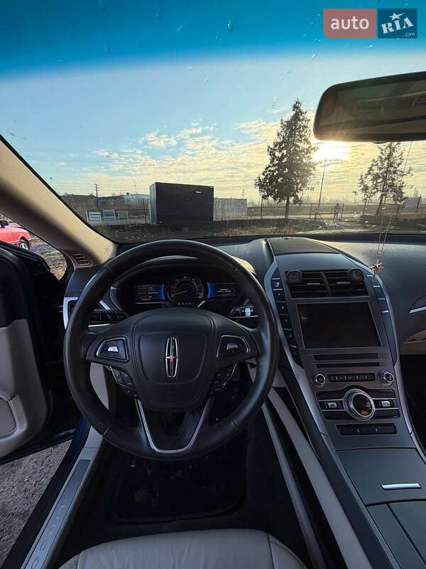 Седан Lincoln MKZ 2017 в Сокалі
