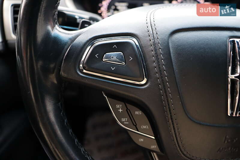 Седан Lincoln MKZ 2016 в Львові