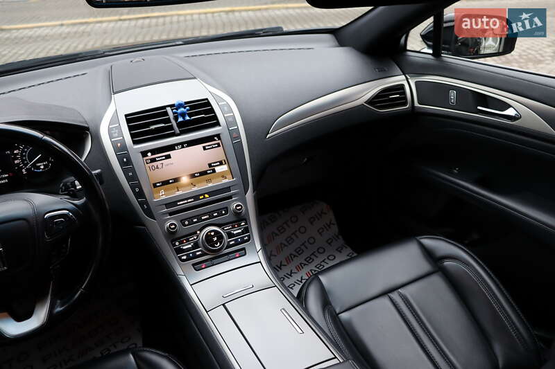 Седан Lincoln MKZ 2016 в Львові