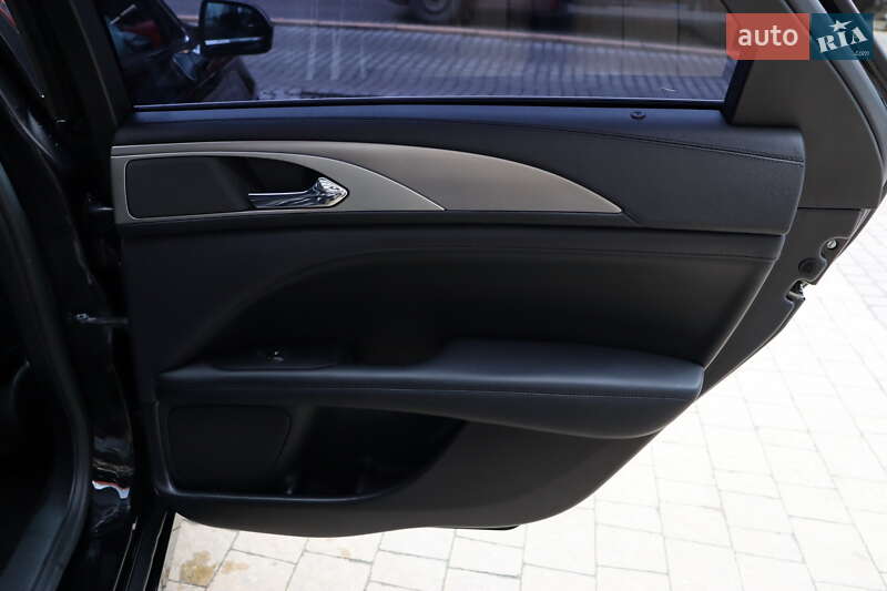 Седан Lincoln MKZ 2016 в Львові