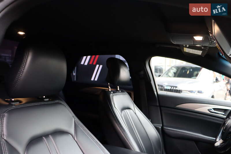 Седан Lincoln MKZ 2016 в Львові