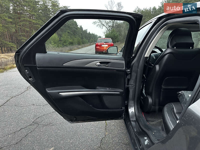 Седан Lincoln MKZ 2015 в Кременчуці