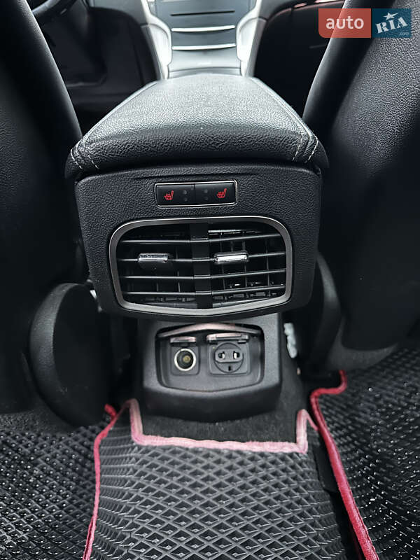 Седан Lincoln MKZ 2015 в Кременчуці