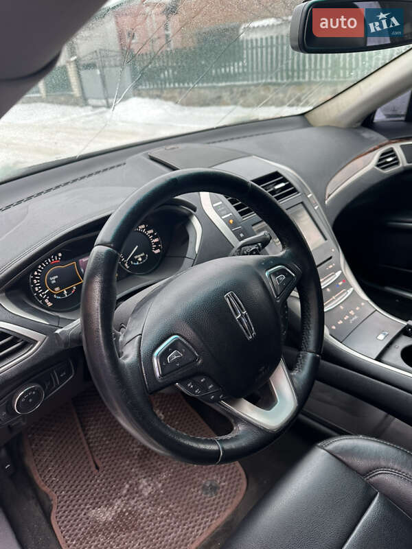 Седан Lincoln MKZ 2015 в Миргороде