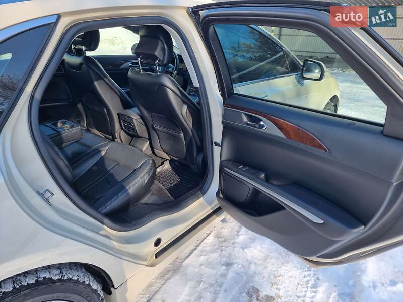 Седан Lincoln MKZ 2015 в Чернигове