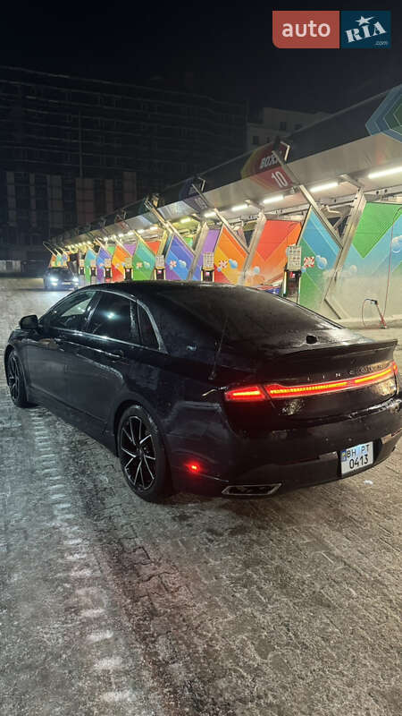 Lincoln MKZ 2014