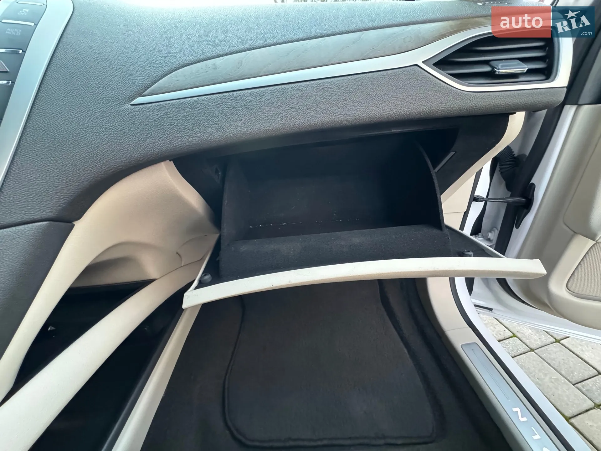 2019 Lincoln MKZ - мініатюра 21