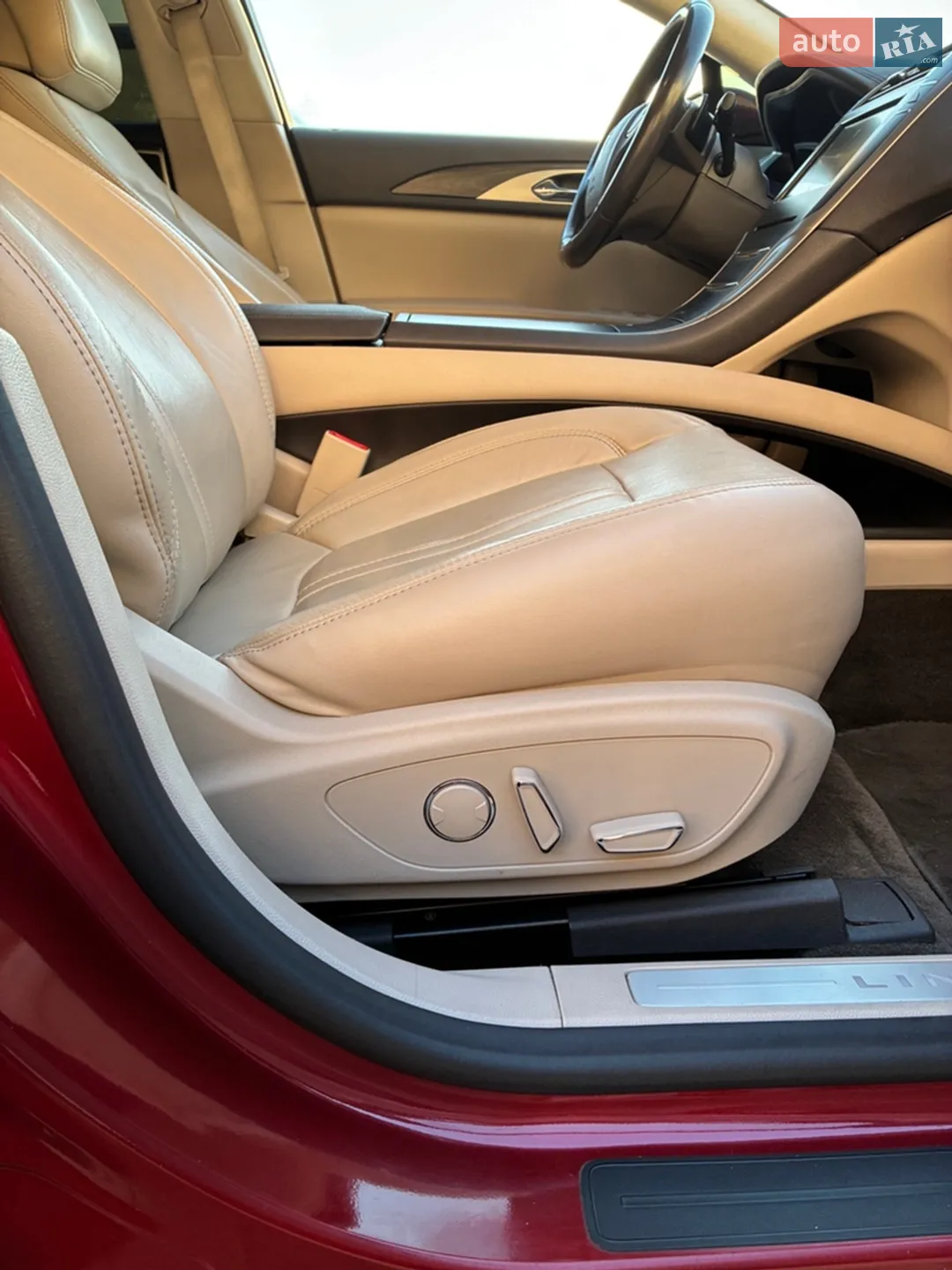 2016 Lincoln MKZ - мініатюра 23