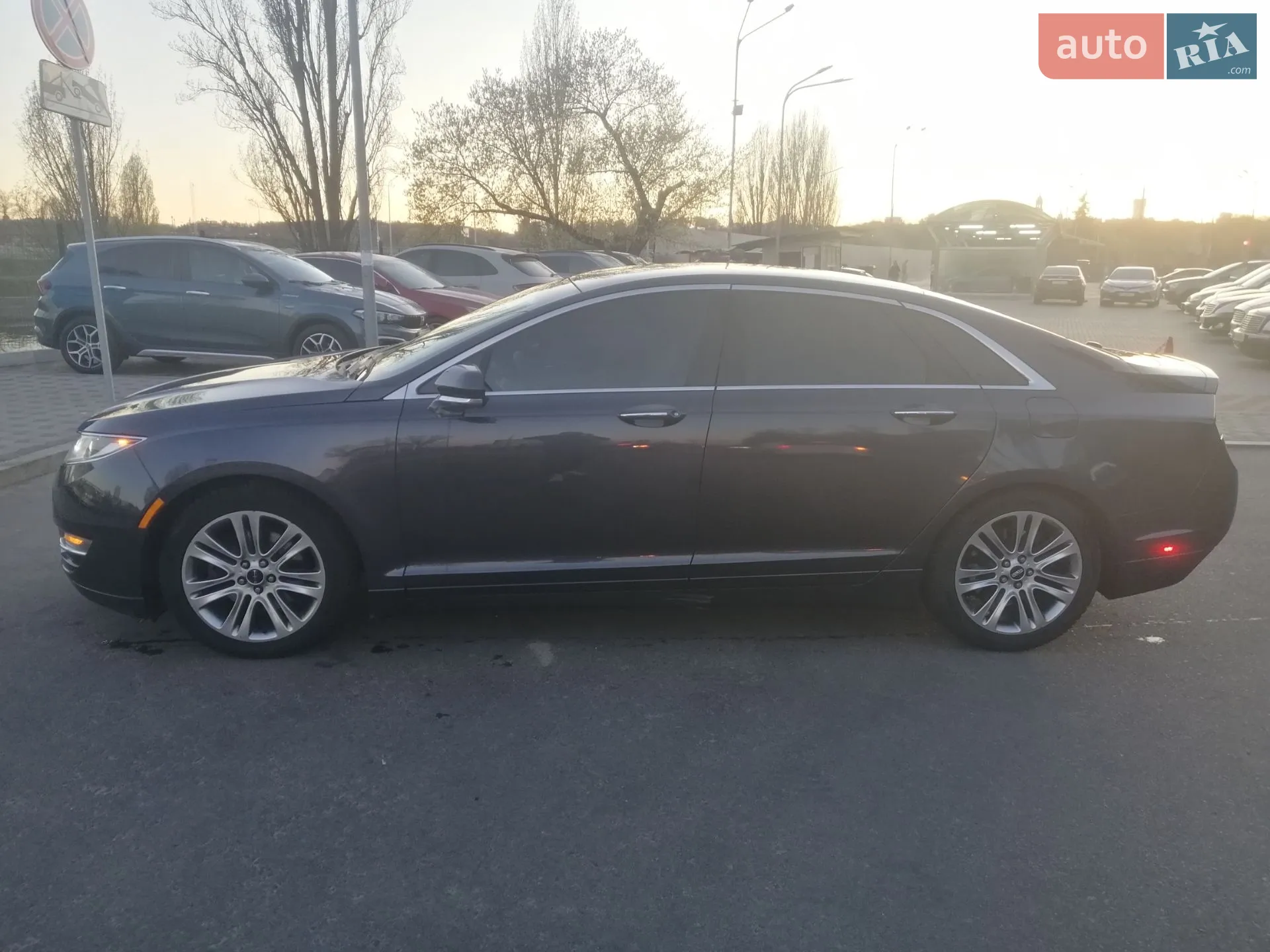 2013 Lincoln MKZ - мініатюра 3