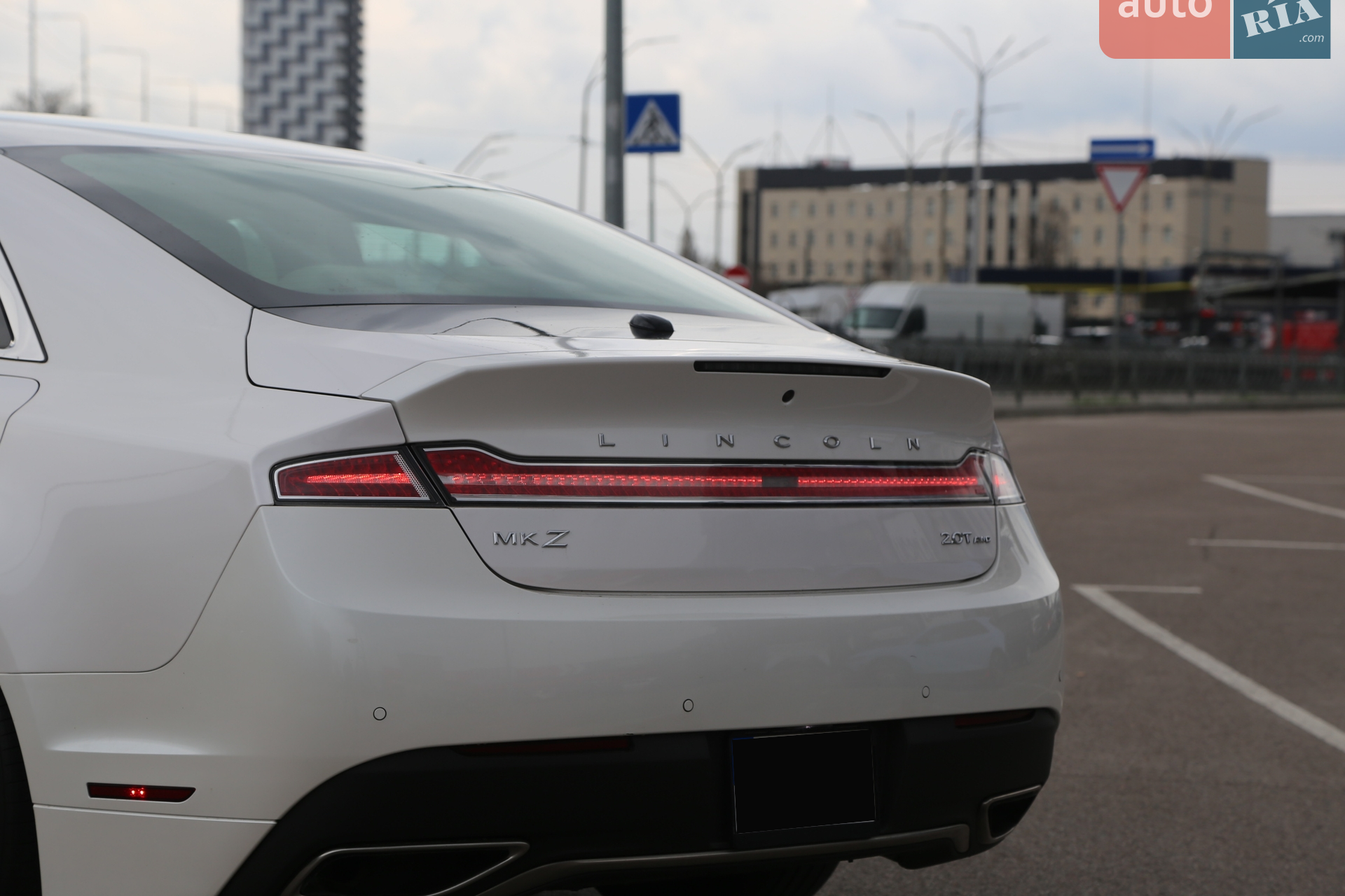 2019 Lincoln MKZ - мініатюра 8