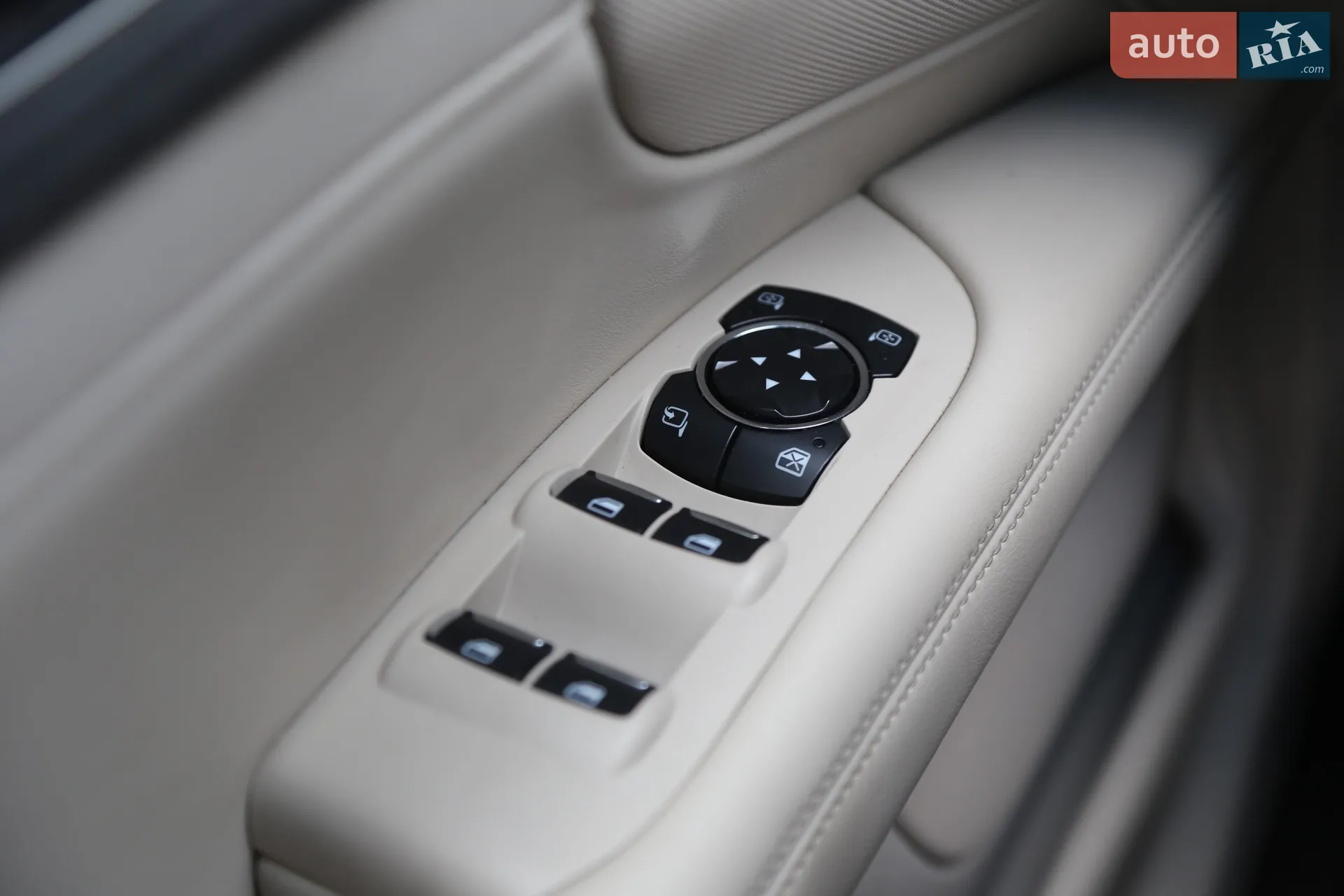 2019 Lincoln MKZ - мініатюра 33